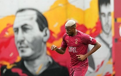 Victor Osimhen, ilk antrenmanına çıktı
