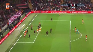 Galatasaray'da Kerem Aktürkoğlu direğe takıldı!