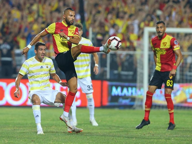 Fenerbahçe’de flaş transfer gelişmesi!