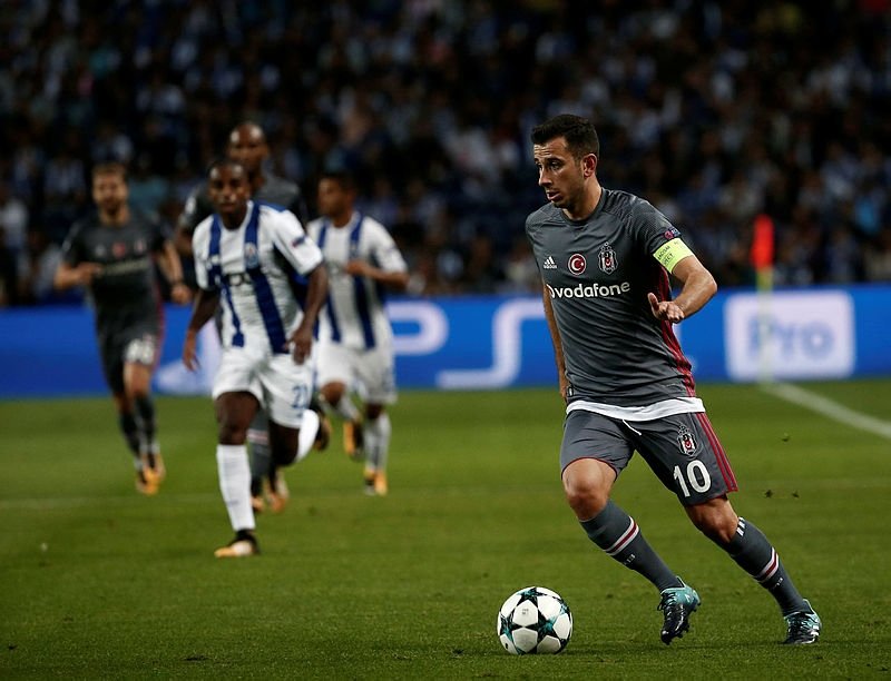 Fenerbahçe’den Beşiktaşlı yıldıza kanca!