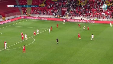 Son dakika spor haberi: Antalyaspor - Beşiktaş maçında tartışmalı pozisyon! Sergen Yalçın itiraz etti Erman Toroğlu böyle yorumladı...