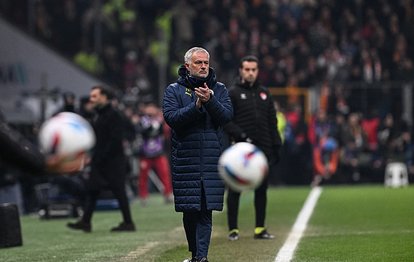 Fenerbahçe’de Jose Mourinho’dan çok konuşulacak sözler: Yedek kulübesinde maymun gibi zıpladılar