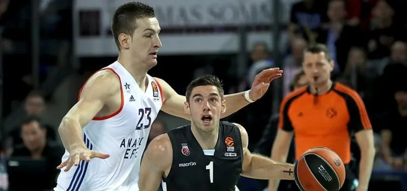 Anadolu Efes deplasmanda kayıp