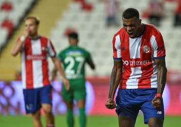 Antalyaspor'dan Wright açıklaması! "Trabzonspor..."