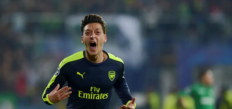 Mesut Özil, ya Fenerbahçe ya da ManU'ya gidecek