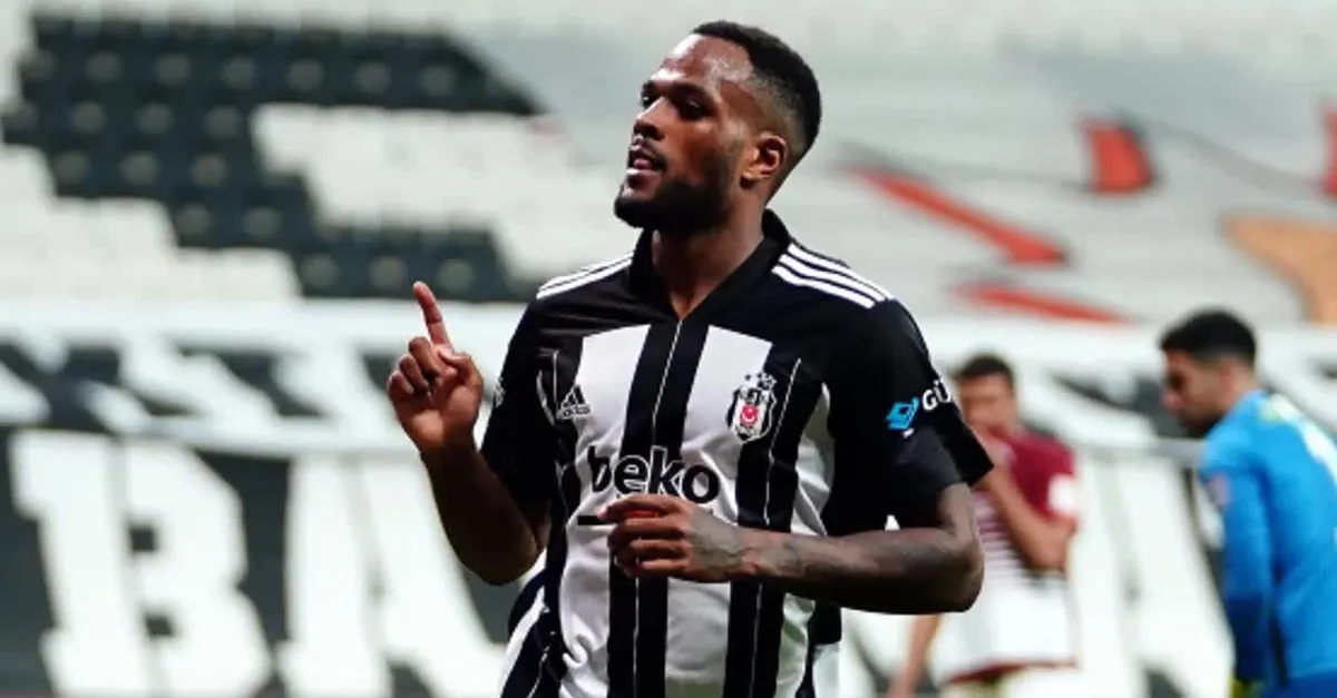 Larin Beşiktaş'ta kalacak mı? Menajerinden açıklama geldi