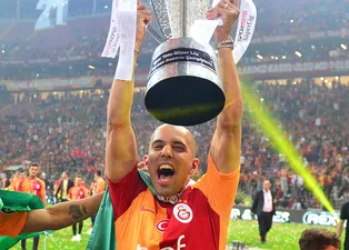 Galatasaray'a Sofiane Feghouli piyangosu!