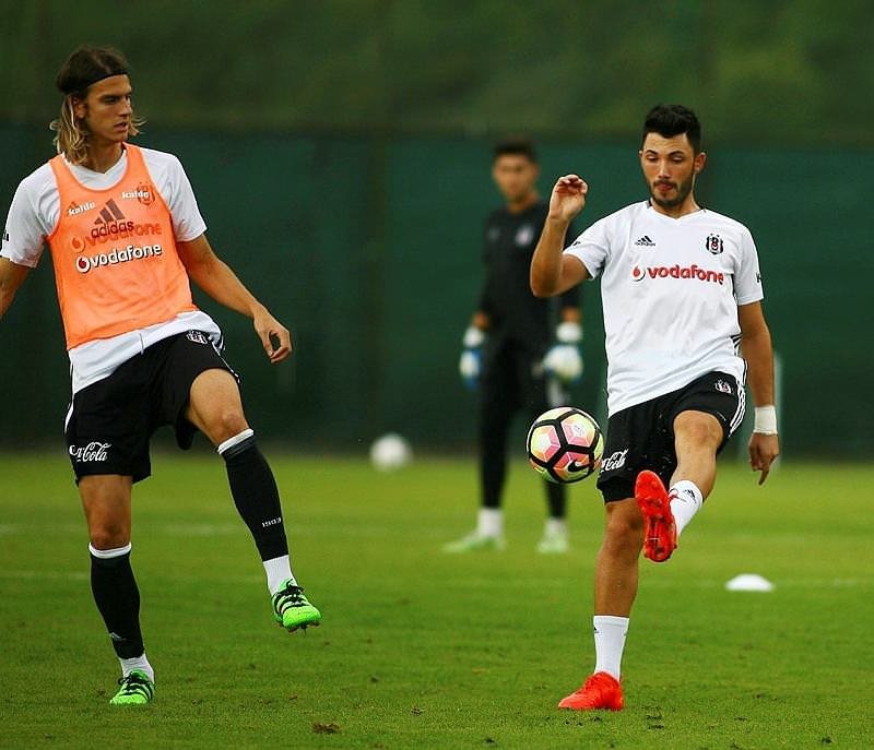 Beşiktaş’ta 5 futbolcu kadro dışı
