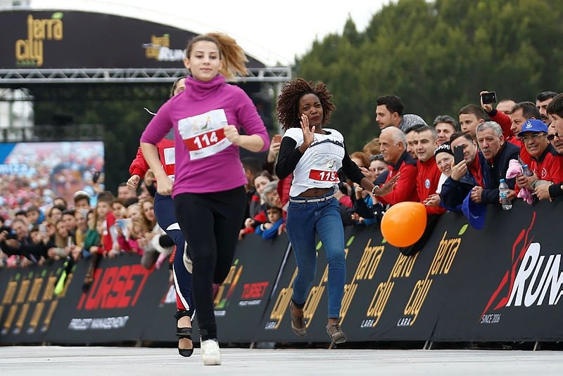 Antalya’da Yüksek Topuk Koşusu