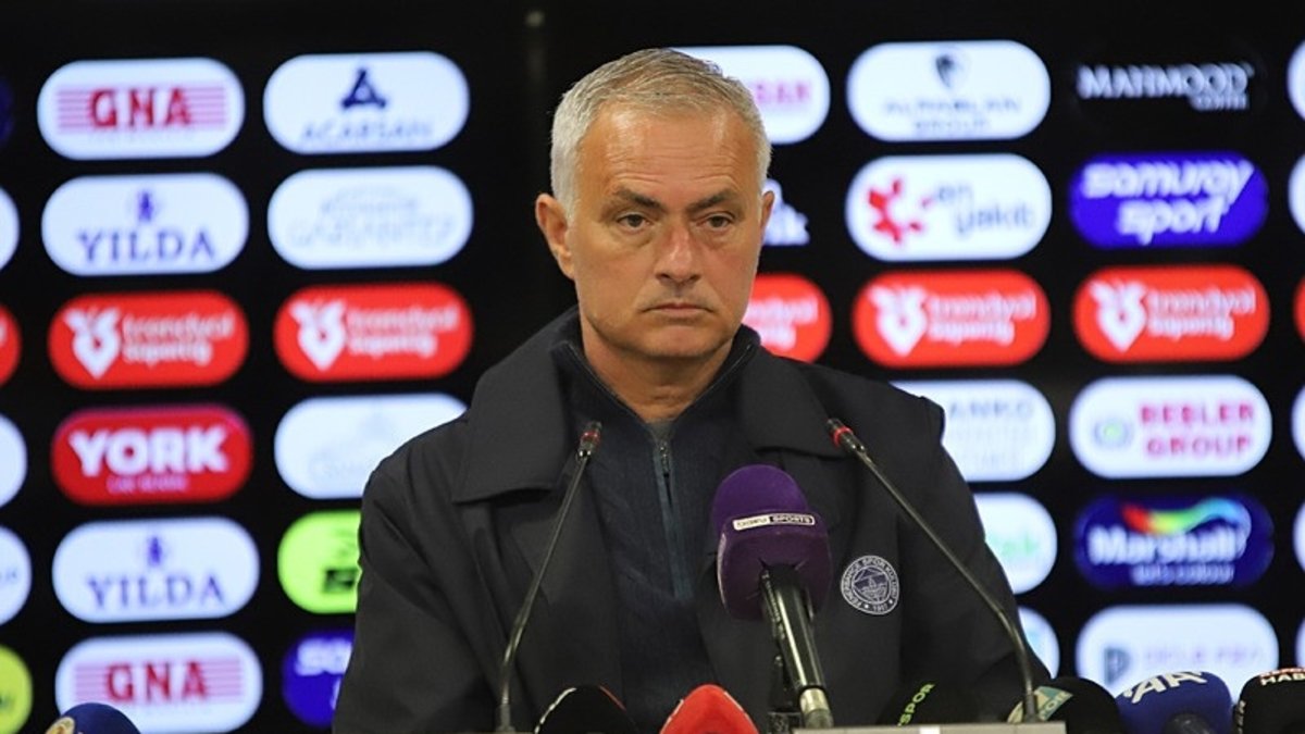 FENERBAHÇE TRANSFER HABERİ | Mourinho'dan şaşırtan rapor! 2 yıldız için beklenmedik karar FENERBAHÇE TRANSFER HABERİ | Mourinho'dan şaşırtan rapor! 2 yıldız için beklenmedik karar