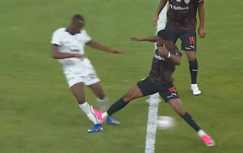 besiktas-midtylland-macinda-kirmizi-kart-karari-1784830862603.jpeg Beşiktaş-Midtjylland maçında kırmızı kart kararı! - 1