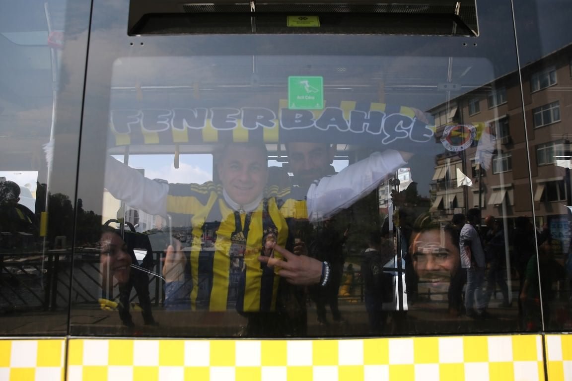 Fenerbahçe taraftarı Türk Telekom Arena’ya geldi