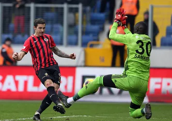 Stancu gollerine devam ediyor