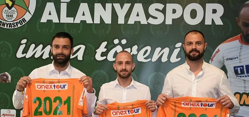 Alanyaspor'dan imza şov