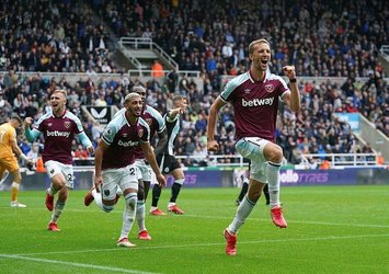 Gol düellosunda kazanan West Ham!