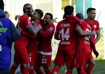 Çorum FK deplasmanda turladı!