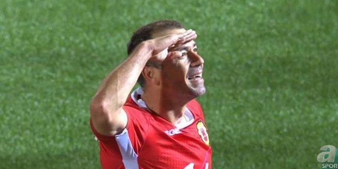 Dünden bugüne ’Asker Selamı’ veren futbolcular