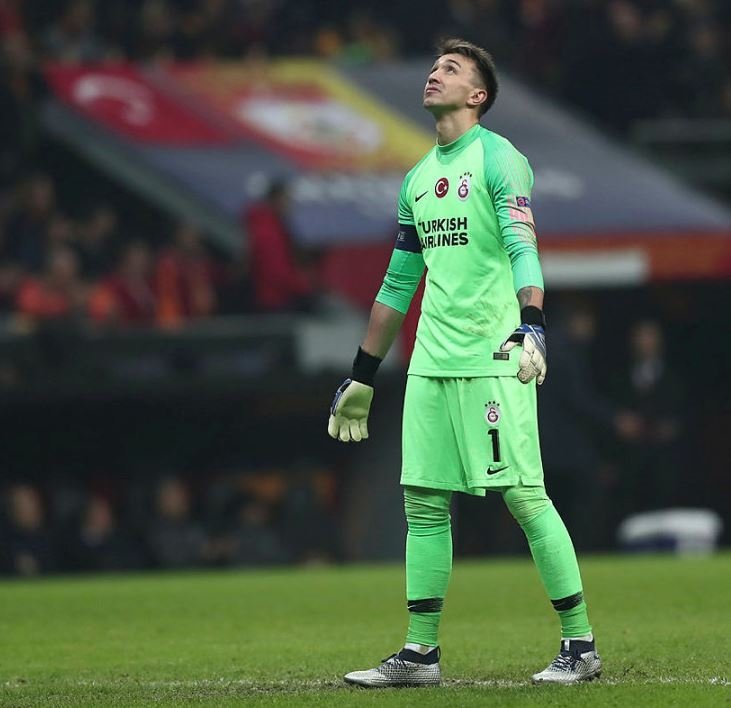 Galatasaray’da deprem! Muslera...
