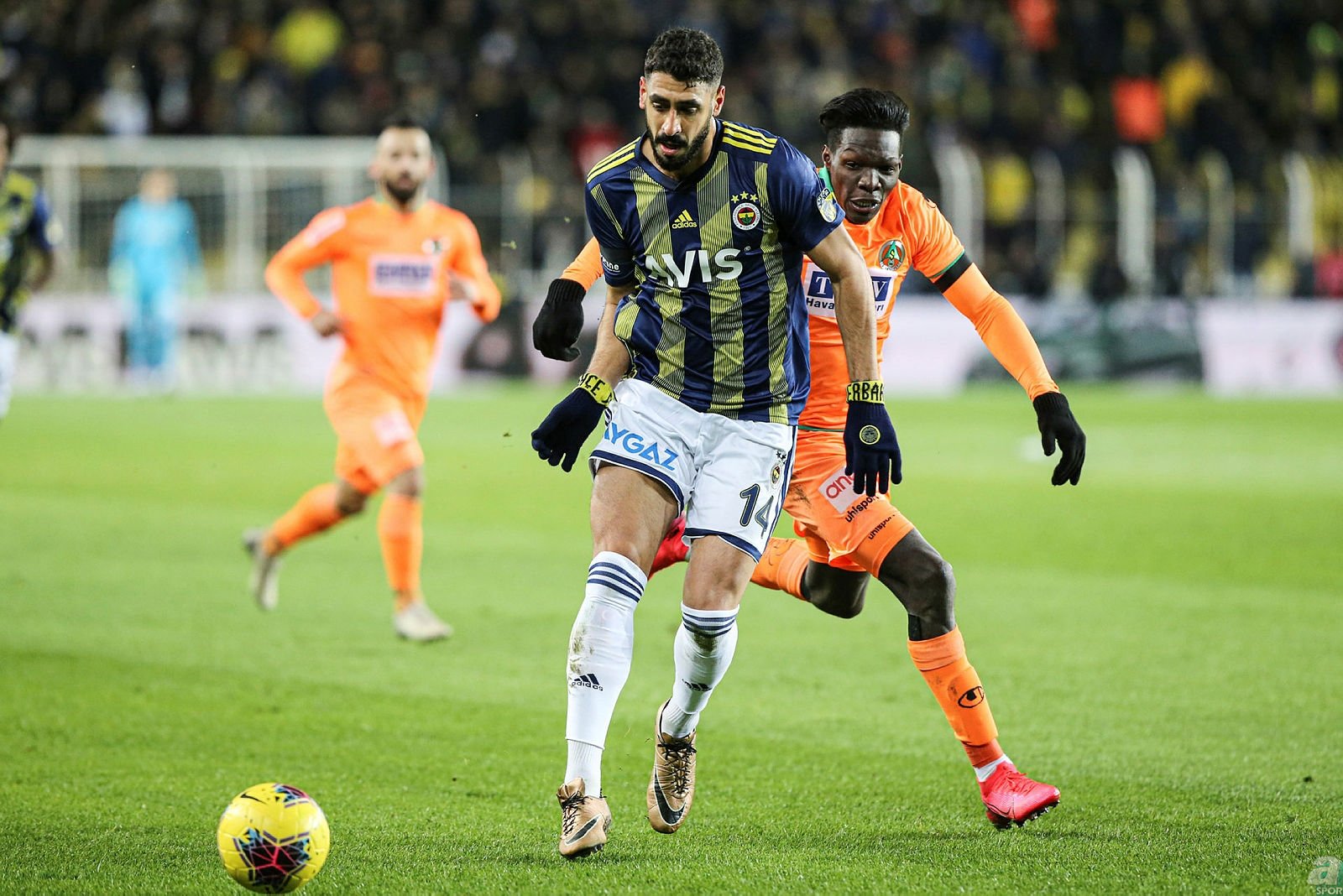 Fenerbahçe’de 2 sürpriz ayrılık yolda! Satış listesine kondular