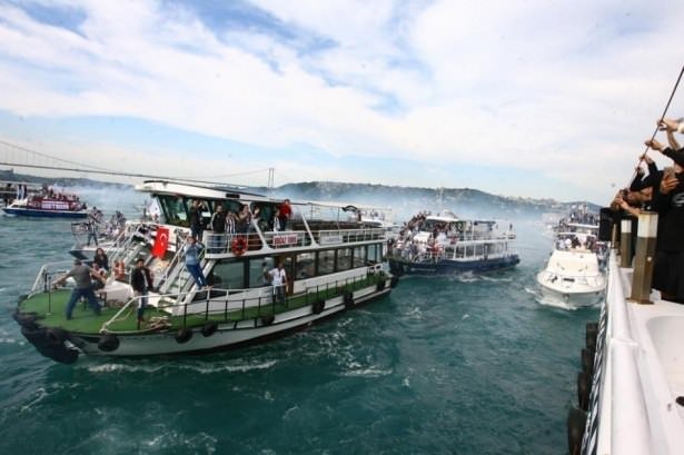 Şampiyon Beşiktaş kupasına kavuştu!