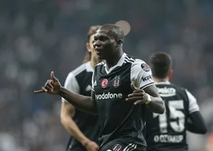 Aboubakar golle döndü