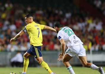 Merih Demiral Cristiano Ronaldo'dan kupayı aldı