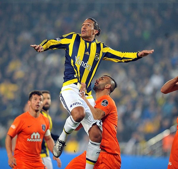 Emenike’den Ersun Yanal’a 11 desteği!