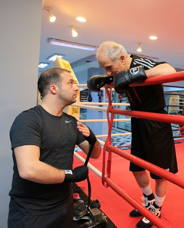 40 yıl sonra oğluyla ringe çıktı