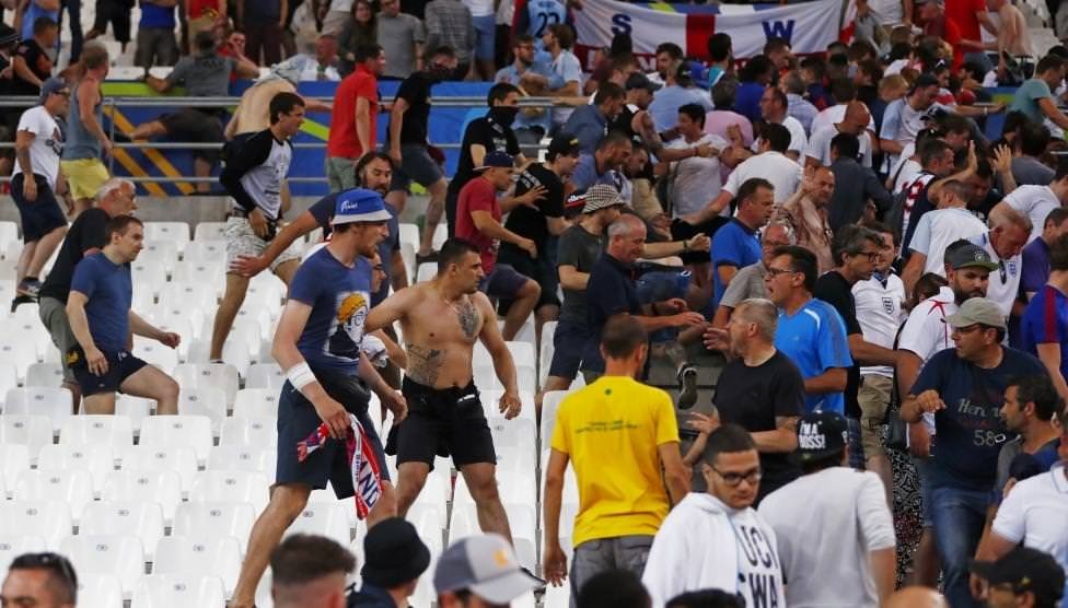 EURO 2016’ya leke düşüren holiganlar!