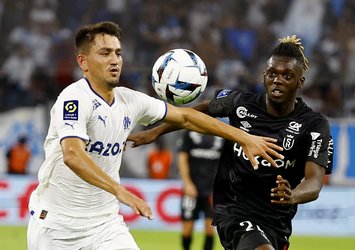 Cengiz'li Marsilya rakibini dörtledi!