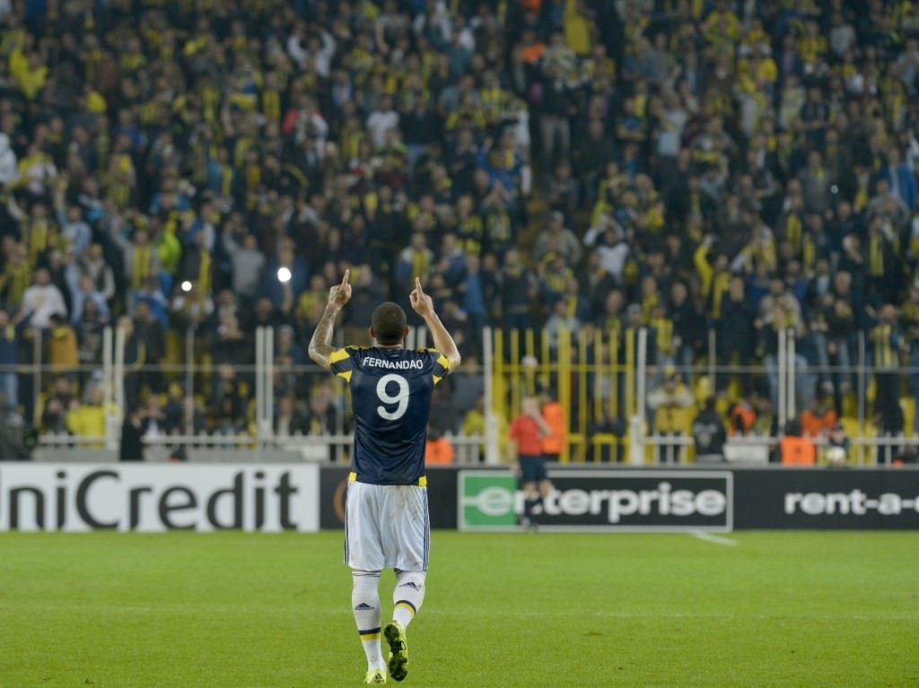 Fenerbahçe’den Kadıköy’de tarihi zafer