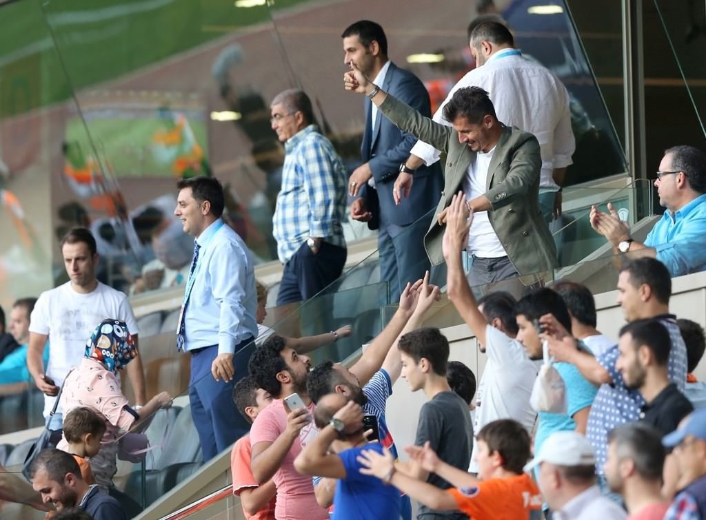 Eren Derdiyok’tan aldığımız parayla...