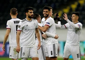 Basel çeyrek final kapısını araladı