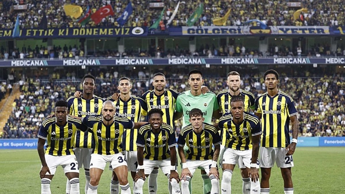 TRANSFER HABERİ: Fenerbahçe orta saha transferinde rotasını çevirdi! TRANSFER HABERİ: Fenerbahçe orta saha transferinde rotasını çevirdi!
