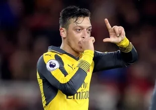 Arsenal, Mesut'un golüyle kazandı