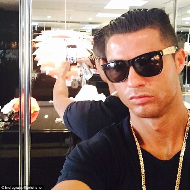 Ronaldo: Bir ’selfie’ çılgını...