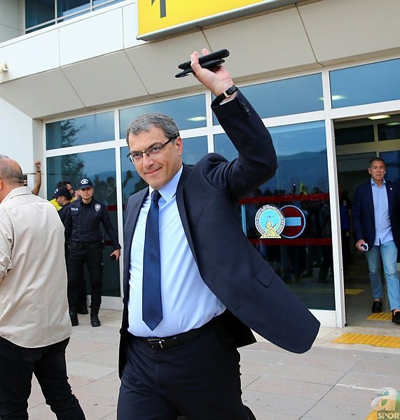 Fenerbahçe’ye dünya yıldızı sol bek! Herkes Kolarov’u beklerken...