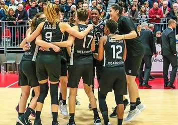 Potada rakip Fransız Carolo