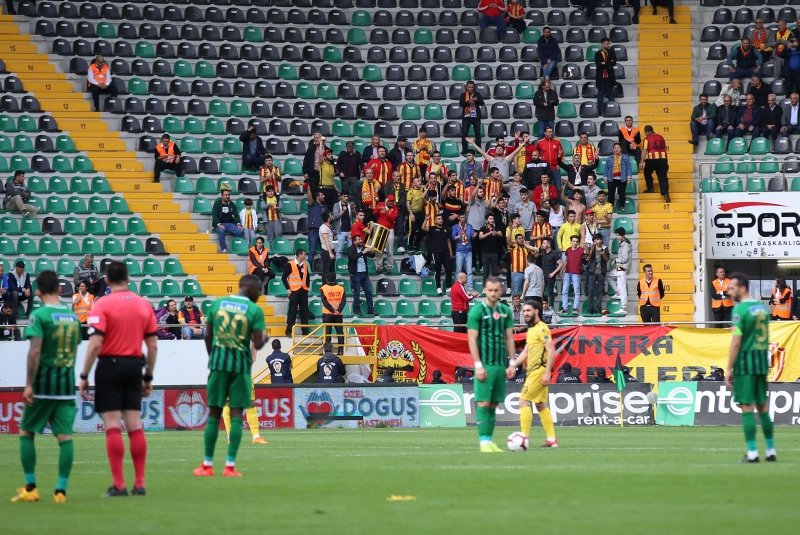 Akhisar - Yeni Malatya maçından kareler