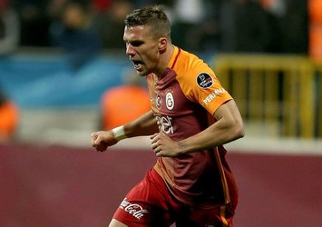 Podolski'den G.Saray'ın kampanyasına yardım