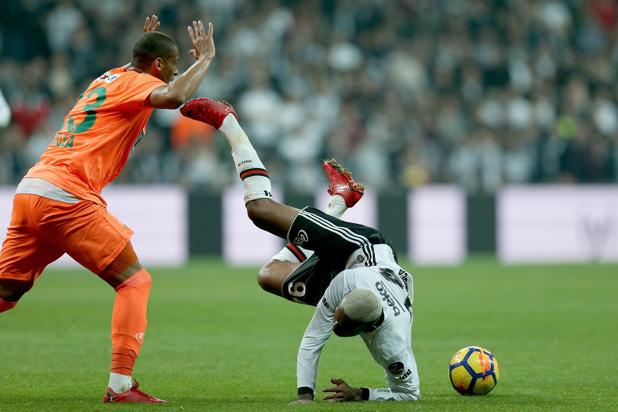 Talisca sosyal medyayı da salladı!