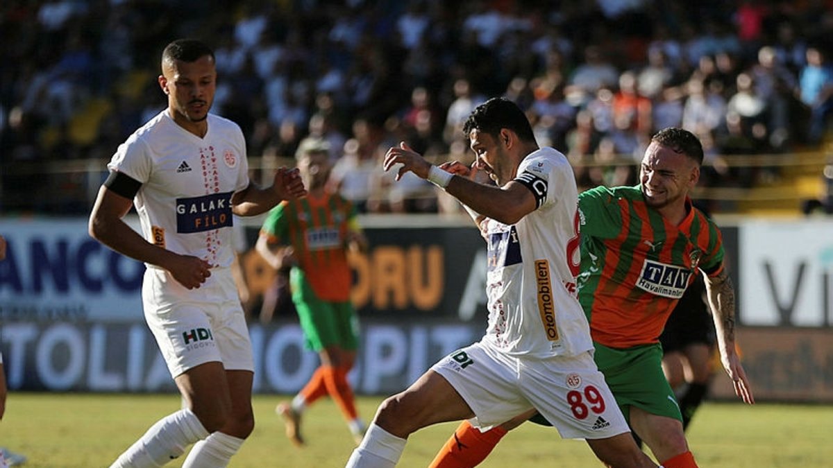 Alanyaspor 1-2 Antalyaspor (MAÇ SONUCU-ÖZET)