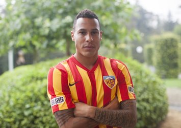 Kayserispor Tjaronn Chery'i renklerine bağladı