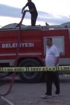 Tesislerde yangın! Kaleci hastaneye kaldırıldı