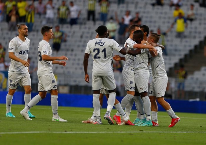 Fenerbahce 5 Hazirlik Macina Cikiyor Fenerbahce Greuther Furth Hazirlik Maci Ne Zaman Saat Kacta Ve Hangi Kanalda Canli Yayinlanacak Fenerbahce Maci Fotomac