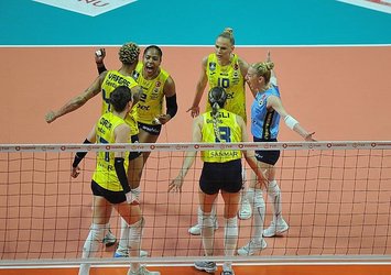 Voleybolda şampiyon F.Bahçe!