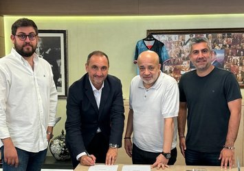Adana Demirspor'a Avustralyalı teknik direktör!