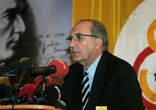 GSTV'den Hayri Kozak'a sansür!