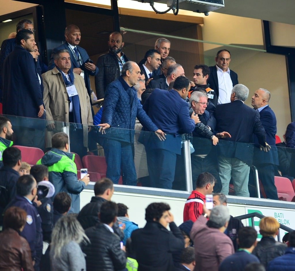 Konya’da olay! Aziz Yıldırım çıldırdı!