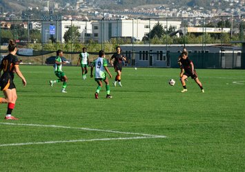 Ödünç ayakkabılarla G.Saray'ı yendiler!